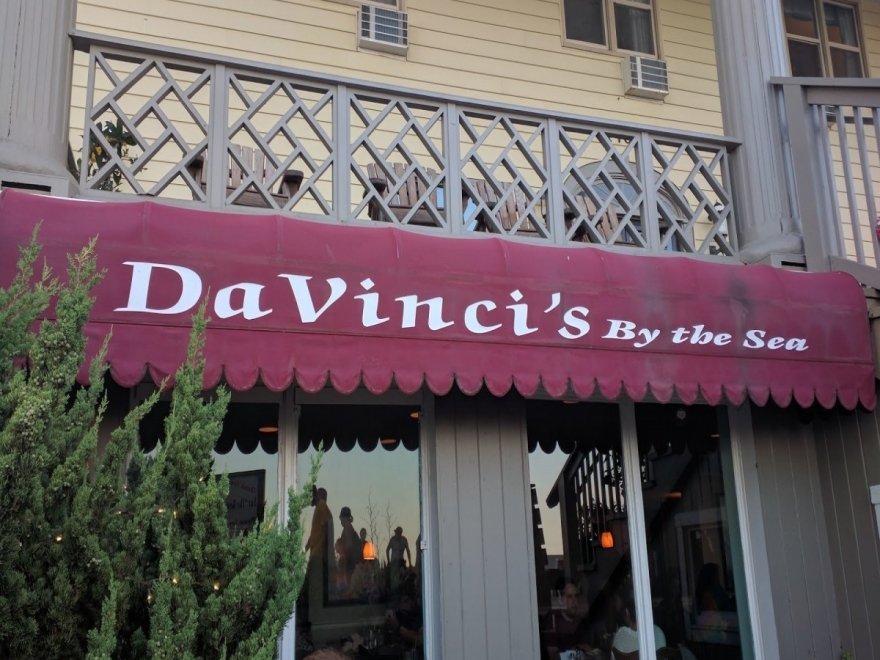 Da Vinci's by the Sea