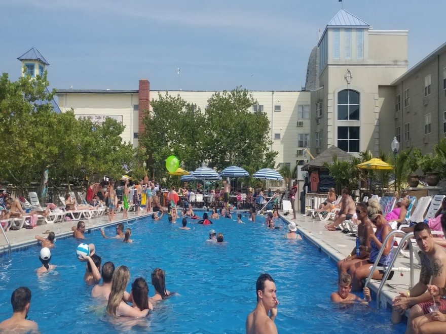 Caribbean Pool Bar