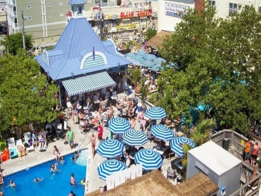 Caribbean Pool Bar